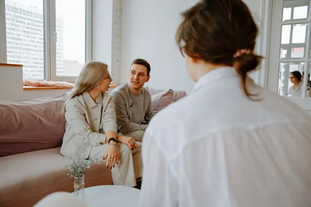 Couples Therapy: What It Is, When to Go, and How It Works